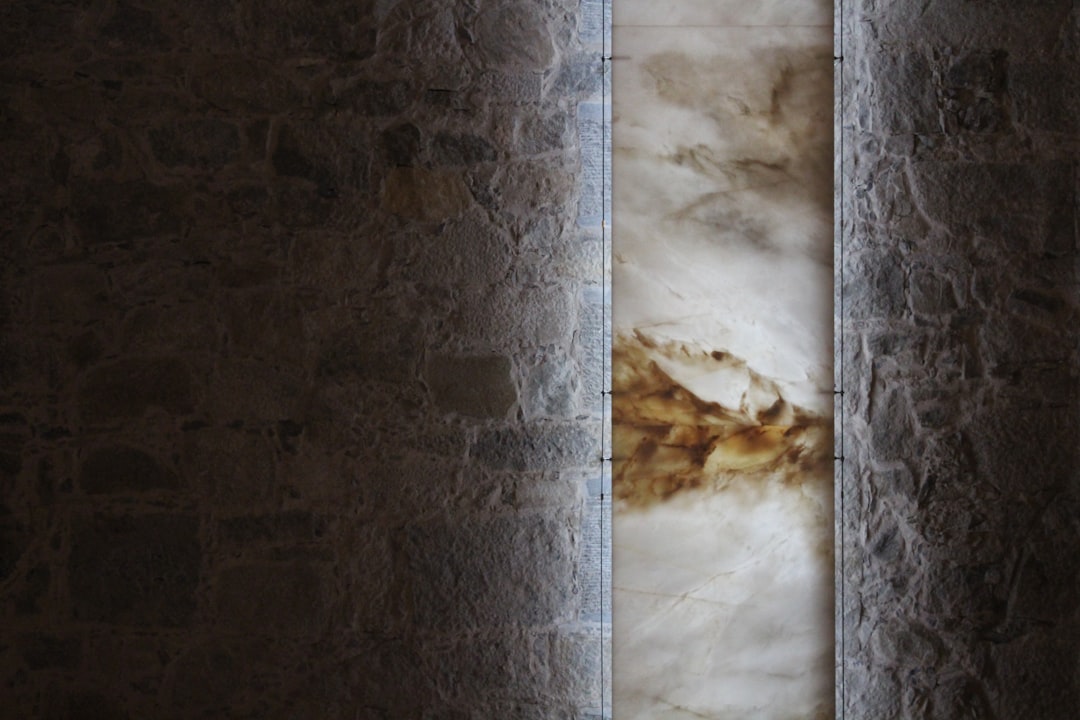 B2B Sourcing and Specification Guide for Onyx Stone: Translucency and Application