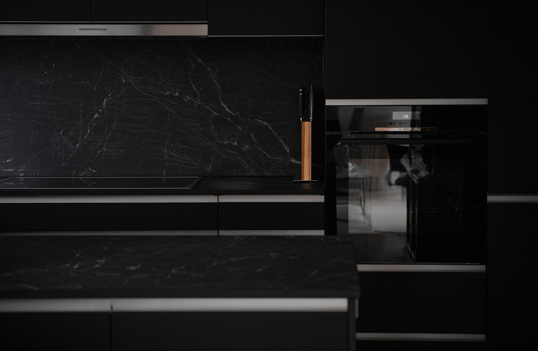 Black Marble Countertops: Selection, Etching Risks, and Care Guide