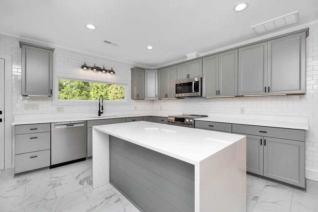 Sourcing Calacatta Quartz Countertops: A B2B Sourcing and Specification Guide