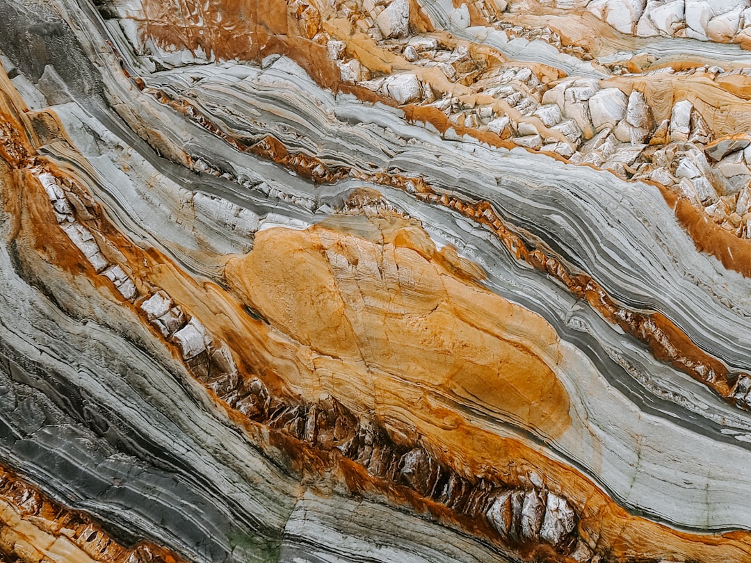 Sourcing Fusion Quartzite: A B2B Guide to Exotic Brazilian Slabs