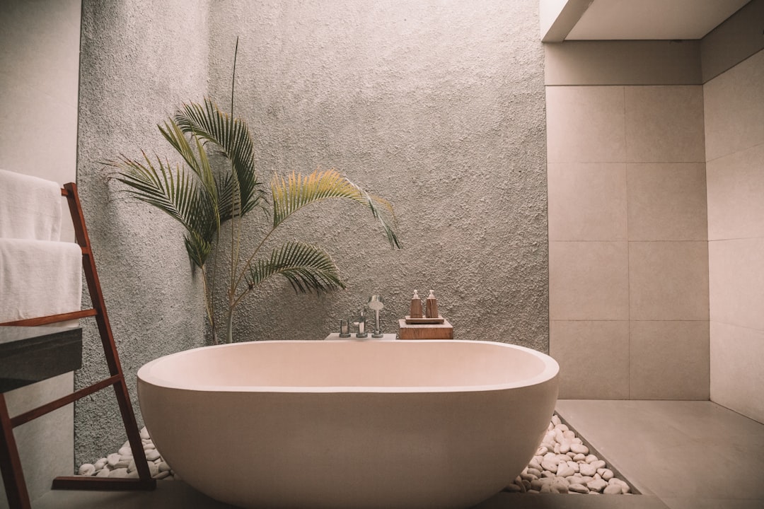 Sourcing Natural Stone Bathtubs: A B2B Procurement and Specification Guide