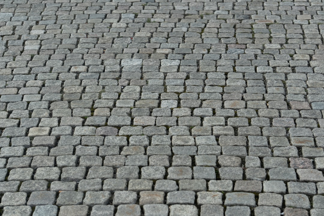 Sourcing Natural Stone Cobblestones & Setts for Exterior Commercial Hardscapes