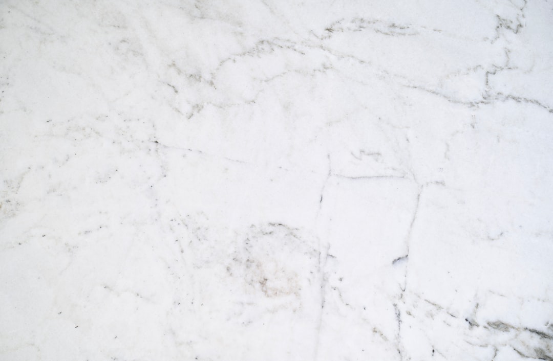 Sourcing Perla Venata: A B2B Guide to Brazilian Quartzite Slabs