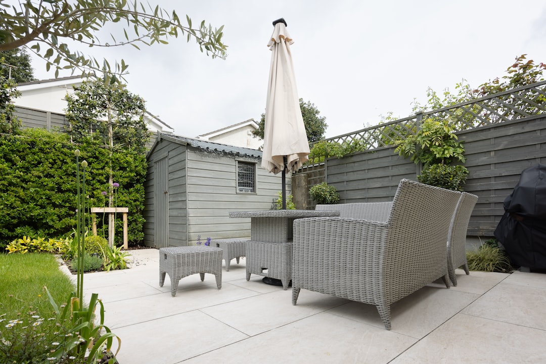 Sourcing Slate Pavers: A B2B Outdoor Hardscaping and Specification Guide