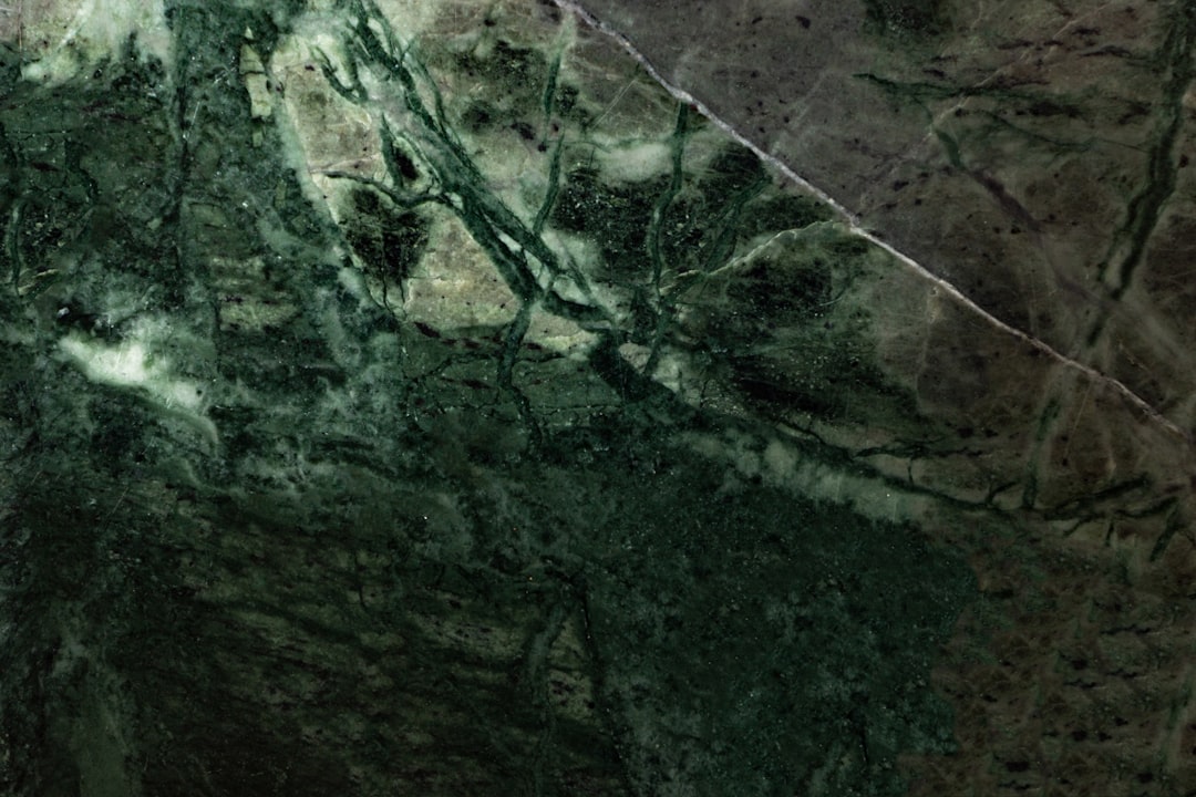Sourcing Guide for Green Marble: Mineralogy, Varieties, and Technical Specification