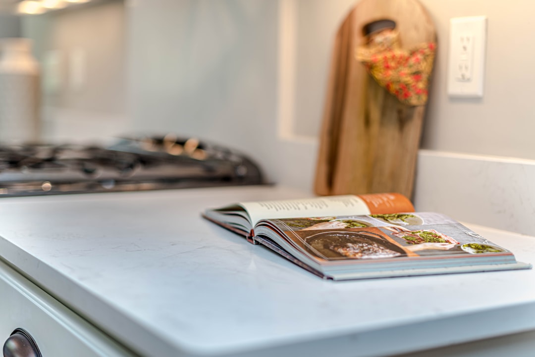 B2B Specification Guide to Stone Countertop Edge Profiles: Fabrication, Cost, and Quality Control
