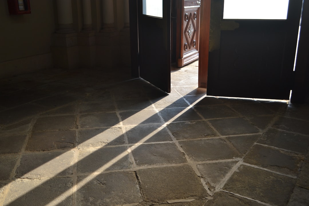 Natural Stone for Restaurant and Retail Interiors: Maintenance and Durability Guide
