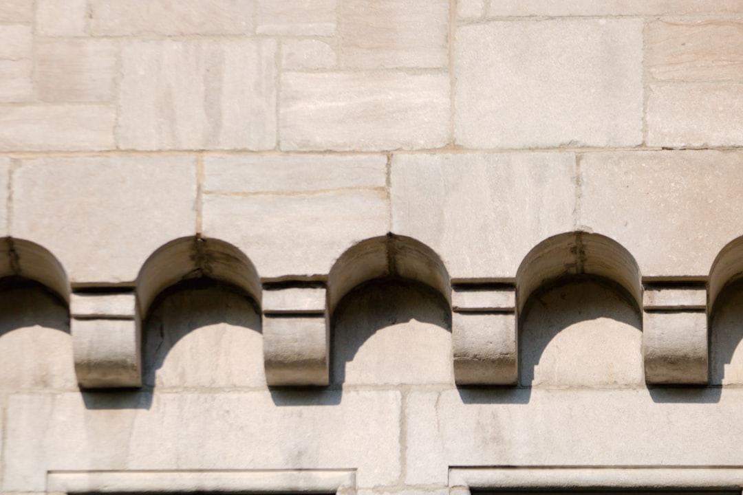 Structural Stone Renaissance: New Data Confirms 90 Percent Carbon Reduction Over Steel and Concrete