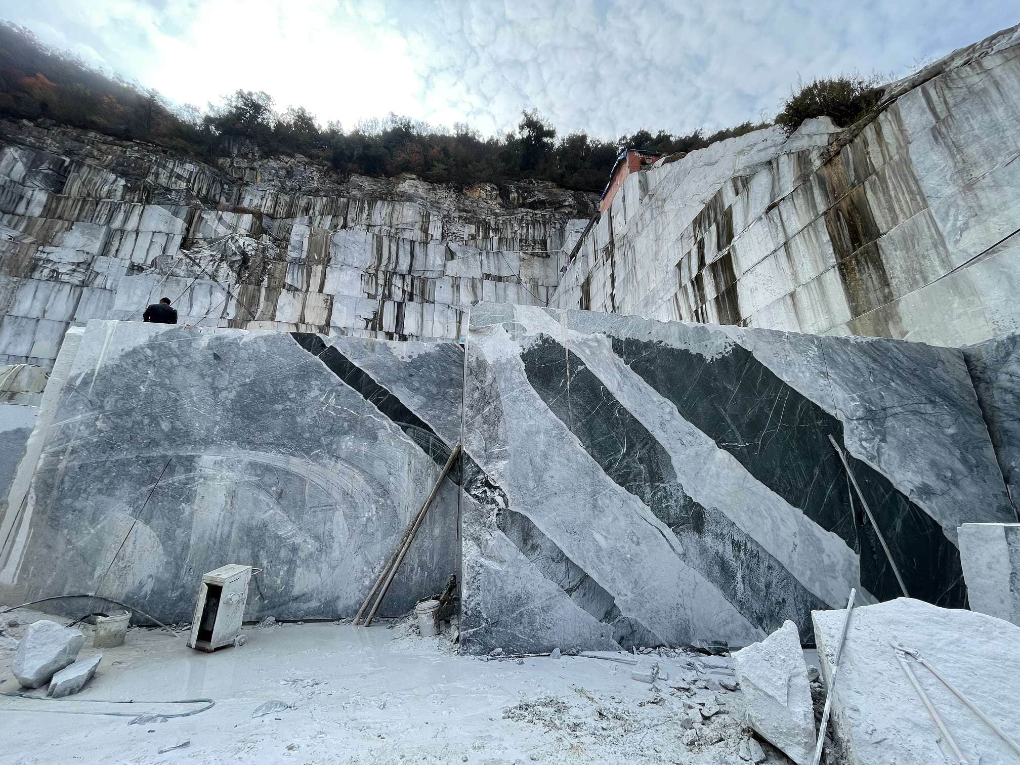 Small Bridge Flowing Water Marble - Image 4