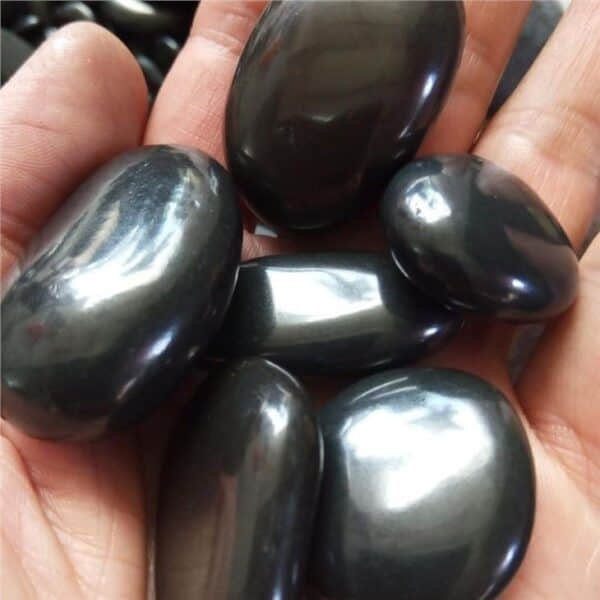 Black Pebble Stone For Garden - Image 4
